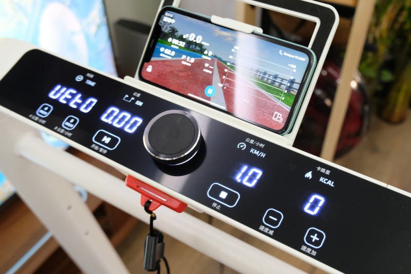 健身卡办了一年都没廋，要不亲自去一趟？算了还是在家跑步吧