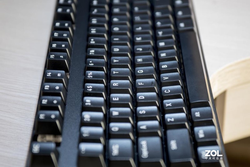 自主机械轴入门键盘新选择--雷柏V500Pro游戏机械键盘