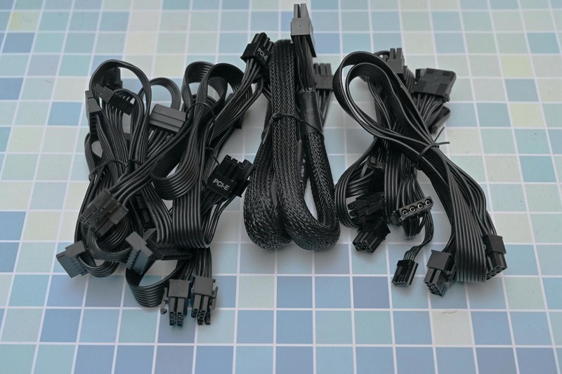 升级新显卡前的必修课，配备性能更强劲的电源，骨伽GEX 750体验