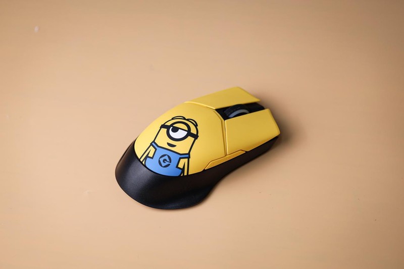 小黄人联名无线键盘鼠标评测：超萌装备陪你并肩作战!