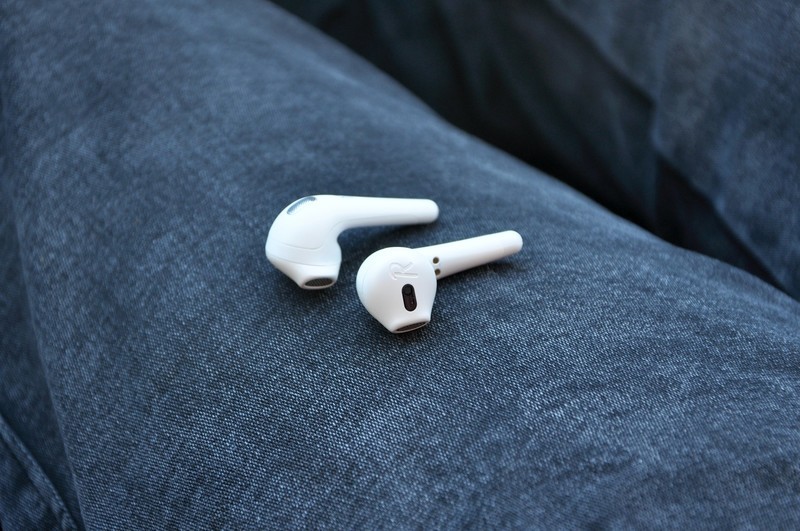 透气半入耳，佩戴轻盈舒适，周杰伦定制款万魔空气豆评测