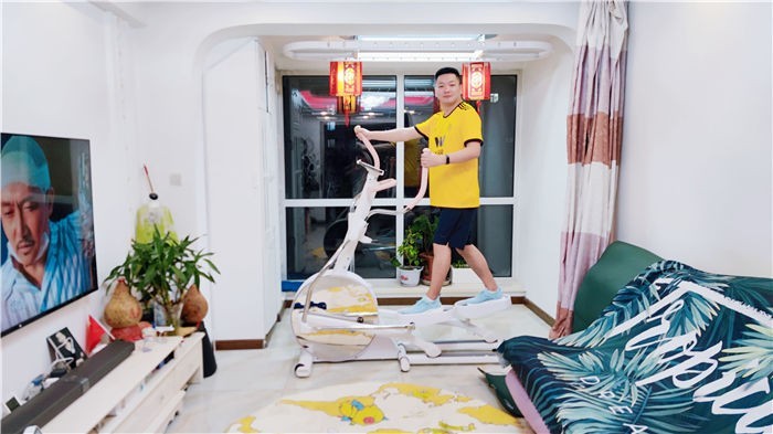 赤兔镜面全尺寸椭圆机，不只闪亮，更智能更有趣的健身器材