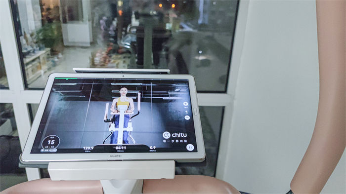 赤兔镜面全尺寸椭圆机，不只闪亮，更智能更有趣的健身器材