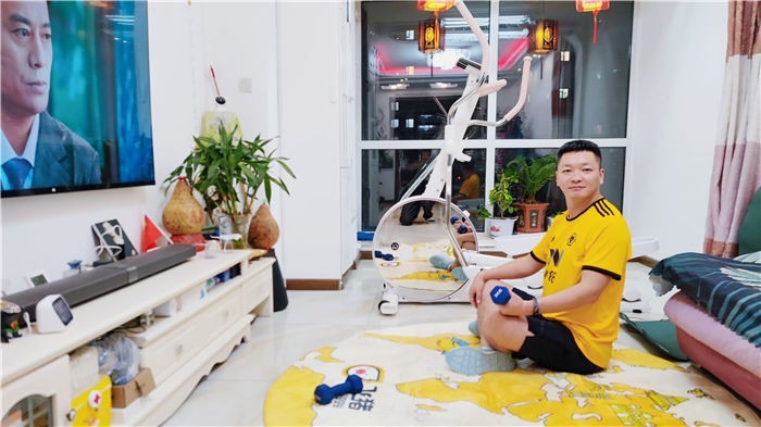 赤兔镜面全尺寸椭圆机，不只闪亮，更智能更有趣的健身器材