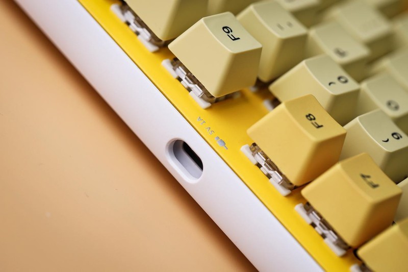 小黄人联名无线键盘鼠标评测：超萌装备陪你并肩作战!