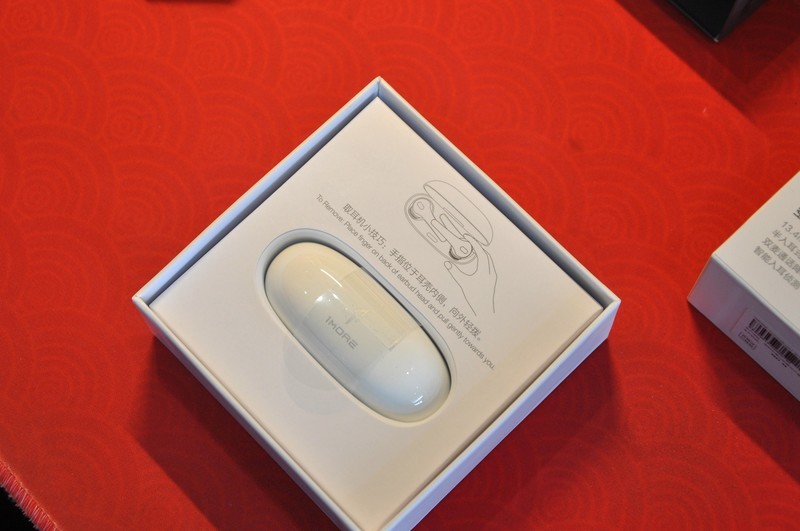 透气半入耳，佩戴轻盈舒适，周杰伦定制款万魔空气豆评测