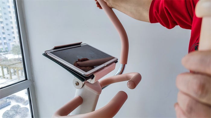 赤兔镜面全尺寸椭圆机，不只闪亮，更智能更有趣的健身器材