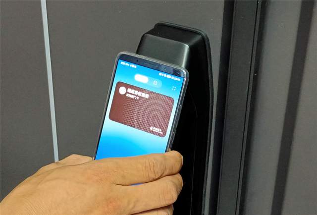 国货牵手！华为智选德施曼智能门锁开箱评测：这次颜值我买单了