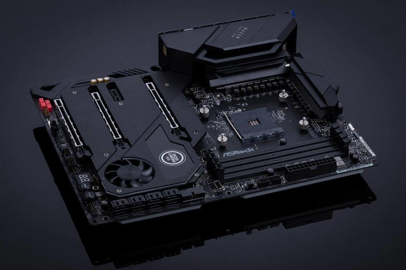 雷蛇主板？不只是换皮，X570 Taichi Razer Edition 拆解开箱分享