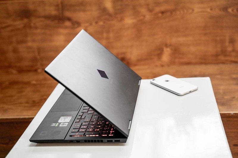 高颜值玩游戏如德芙般顺滑——暗影精灵6在此