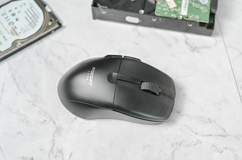 操作更顺滑的电竞鼠标，拥有100小时续航，KONE Pro Air上手