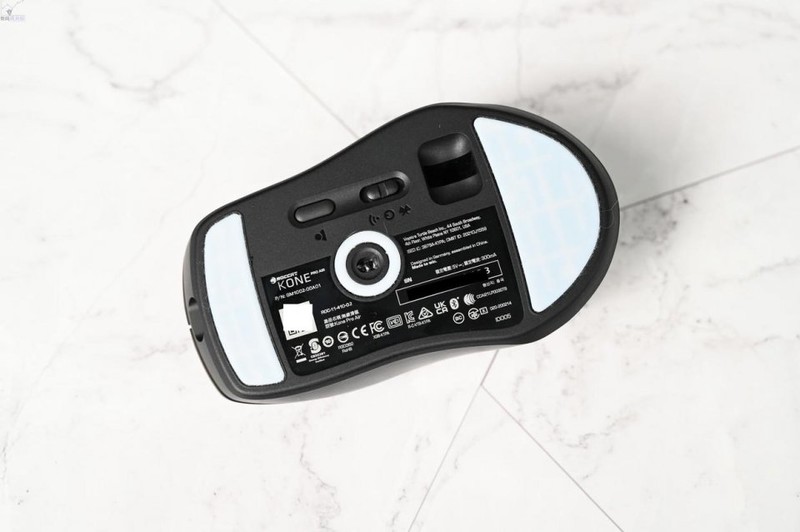 操作更顺滑的电竞鼠标，拥有100小时续航，KONE Pro Air上手