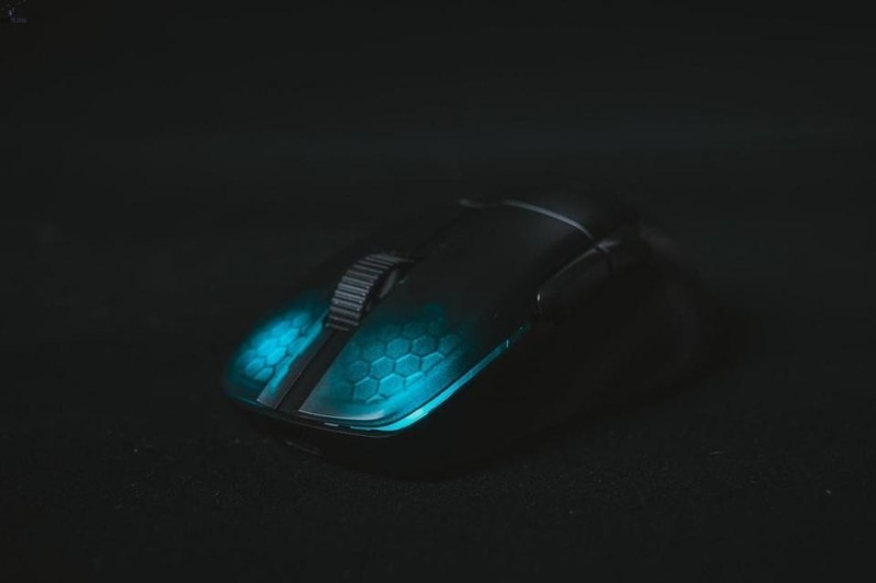 操作更顺滑的电竞鼠标，拥有100小时续航，KONE Pro Air上手