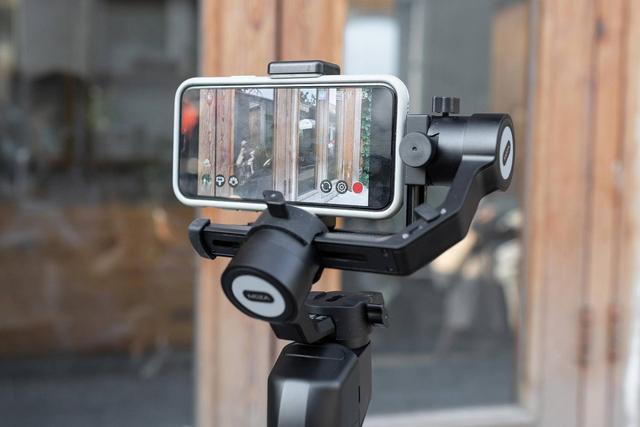 魔爪Min-P手机微单稳定器，小巧灵活功能多，拍最酷的大片