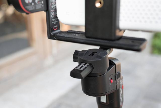 魔爪Min-P手机微单稳定器，小巧灵活功能多，拍最酷的大片