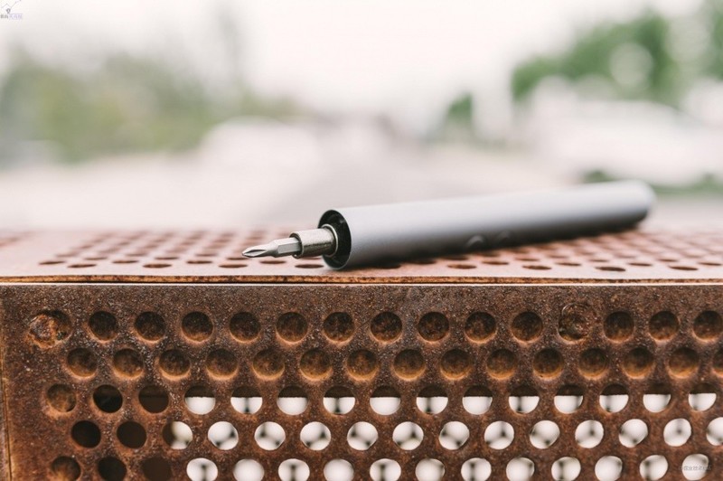 小件拆装好帮手，WOWSTICK锂电螺丝刀套装体验