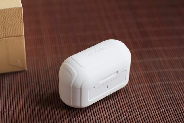 圈铁一体代表作：NANK南卡T2真无线蓝牙耳机上手