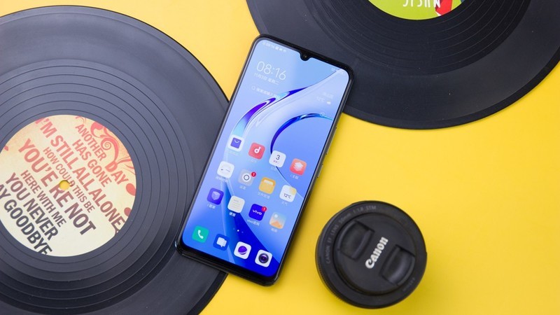 2000元的5G手机又一个选择，vivo Y73s简评