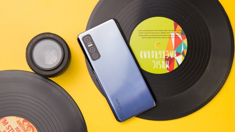 2000元的5G手机又一个选择，vivo Y73s简评