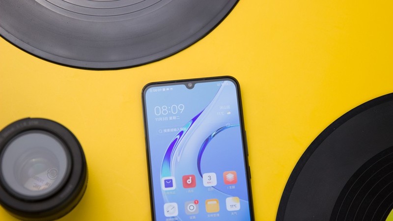 2000元的5G手机又一个选择，vivo Y73s简评