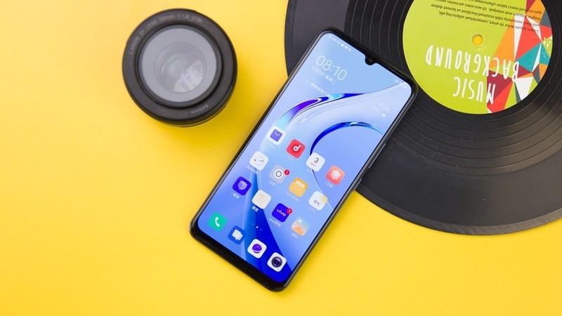 2000元的5G手机又一个选择，vivo Y73s简评