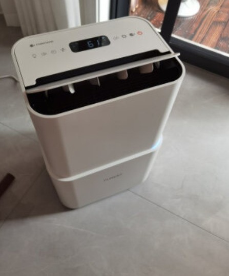 试用3个月下雨天房间潮湿阴冷的问题终于解决了，浦力适除湿机体验感受分享