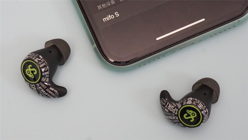 魔浪s主动降噪耳机评测：潮流动感还有全频动铁，续航40多小时