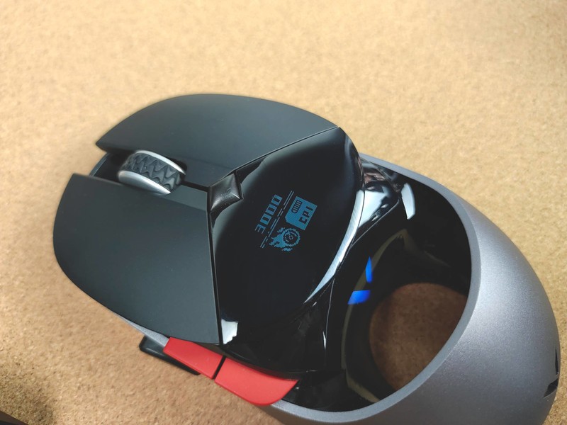 鼠标够酷，吃鸡有风度，酷炫屏显双模电竞鼠标雷柏VT960体验