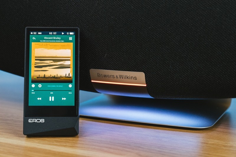 经典的传承，齐柏林飞艇御风而来：B&W 宝华韦健 Zeppelin 5 蓝牙音箱