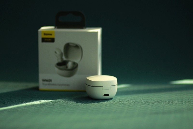 小巧便携长续航baseus倍思encokwm01真无线蓝牙耳机