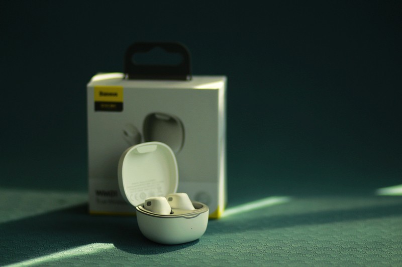 小巧便携长续航baseus倍思encokwm01真无线蓝牙耳机