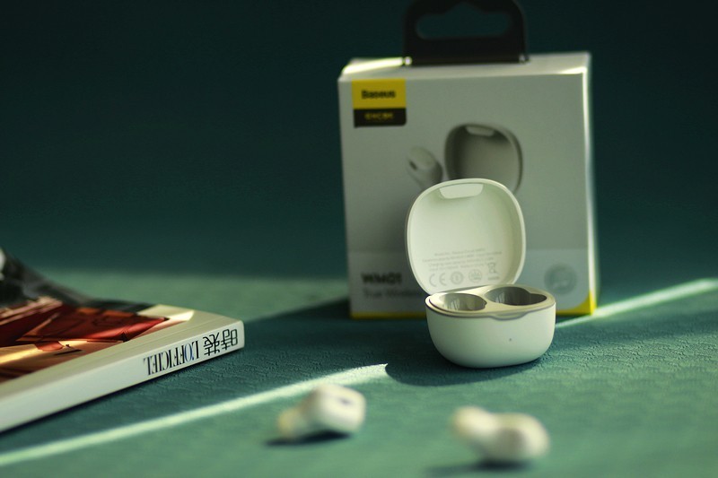 小巧便携长续航baseus倍思encokwm01真无线蓝牙耳机