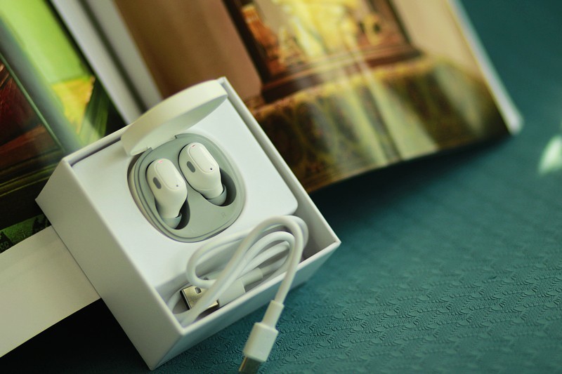 小巧便携长续航baseus倍思encokwm01真无线蓝牙耳机