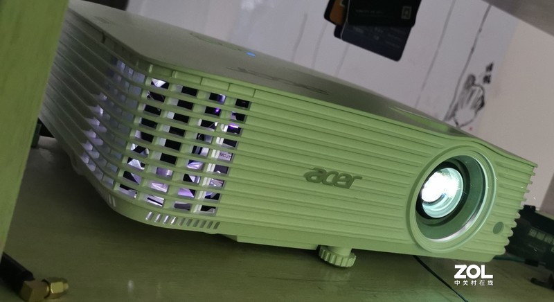 不超万元，让家秒变电影院的投影仪终于安排上啦！