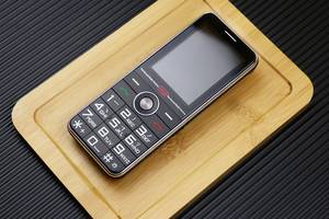 国货经典设计 功能机新选择——无线电贰厂虎啸手机体验