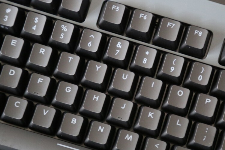 精致暖男：曜越TT G521 Pro无线三模机械键盘开箱