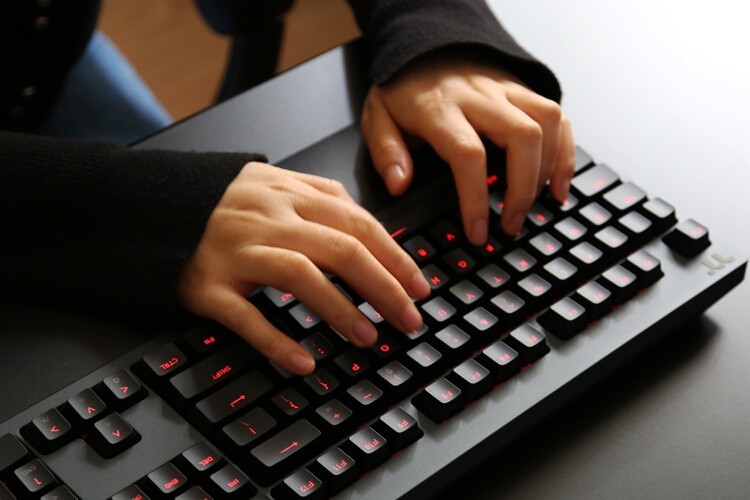 精致暖男：曜越TT G521 Pro无线三模机械键盘开箱