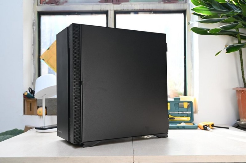 灵活设计任意改造，双面开门更易用，Tt曜越挑战者H6机箱体验