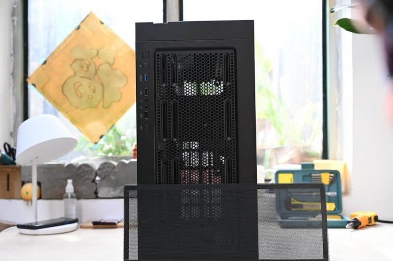 灵活设计任意改造，双面开门更易用，Tt曜越挑战者H6机箱体验