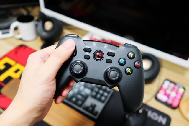 找回儿时小霸王般的快乐-北通蝙蝠4无线游戏手柄体验