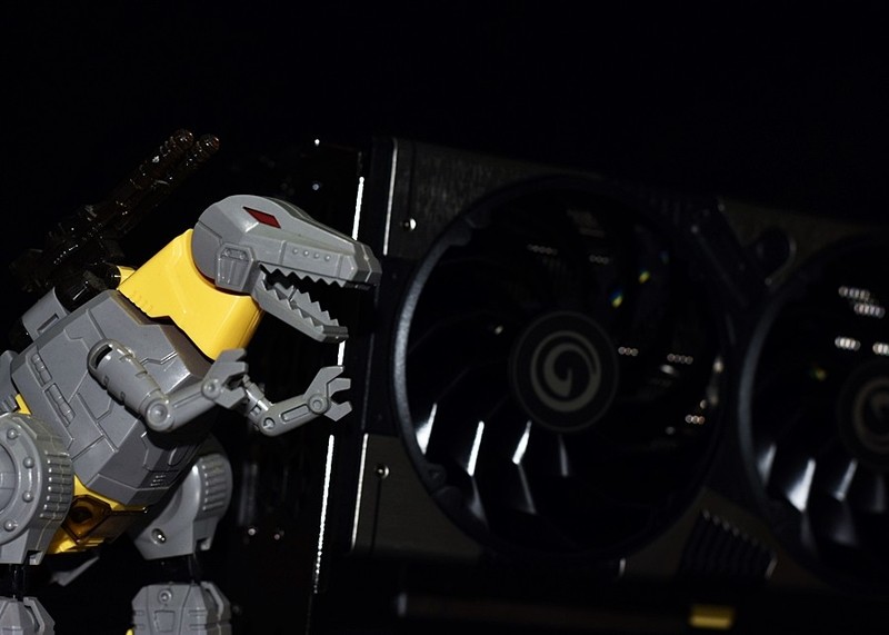 四核+8G内存的渣渣配置+影驰RTX3070Ti黑将OC 就能畅玩4K光追《控制》游戏大作