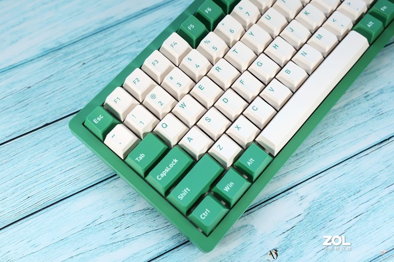 给你红豆奶绿般的甜蜜！聊一款性价比很高的入门级机械键盘——AKKO 3096 DS