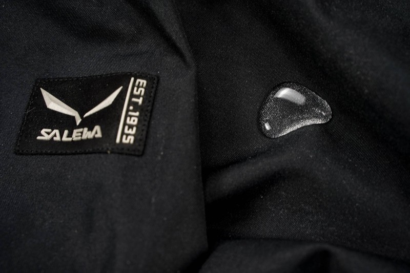 沙乐华抓绒冲锋衣——防水透湿，好看又舒适