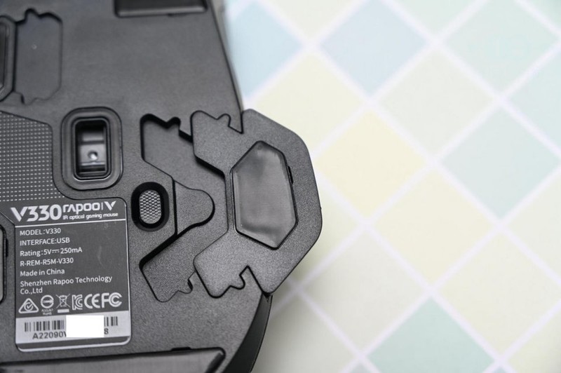 握持表现得心应手，按键功能千变万化，雷柏V330游戏鼠标体验