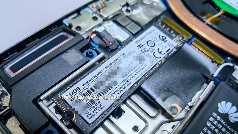 荣耀猎人V700游戏本用户级拆解实录和注意事项！学会清灰、换内存和硬盘足够了！