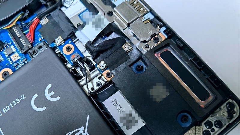 荣耀猎人V700游戏本用户级拆解实录和注意事项！学会清灰、换内存和硬盘足够了！