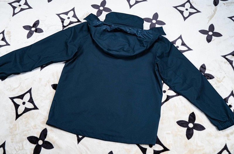 沙乐华抓绒冲锋衣——防水透湿，好看又舒适