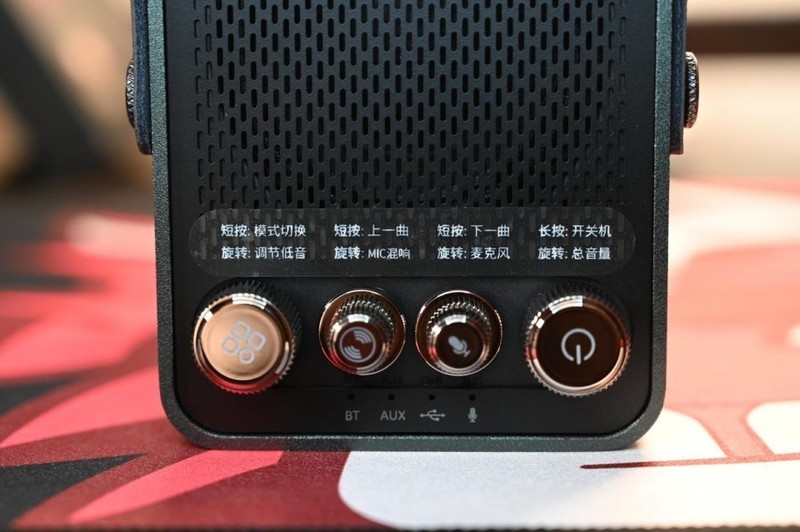 不止好听，唱K也不在话下，带上艾特铭客金刚6随处开趴