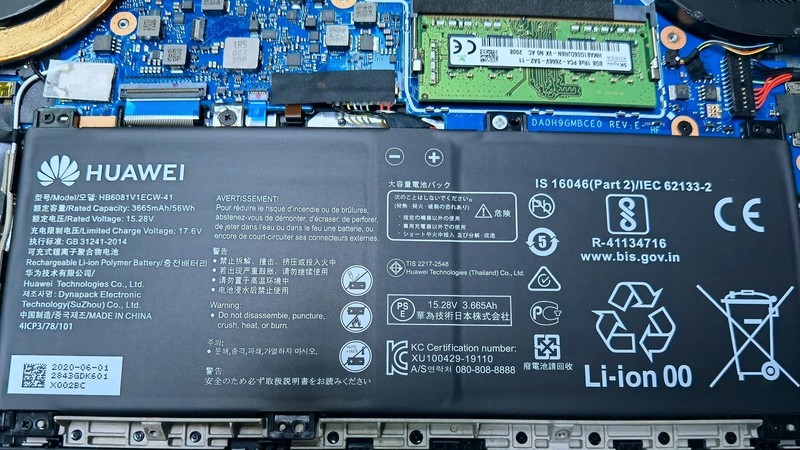 荣耀猎人V700游戏本用户级拆解实录和注意事项！学会清灰、换内存和硬盘足够了！