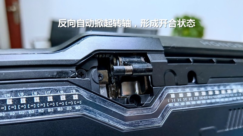 荣耀猎人V700游戏本用户级拆解实录和注意事项！学会清灰、换内存和硬盘足够了！